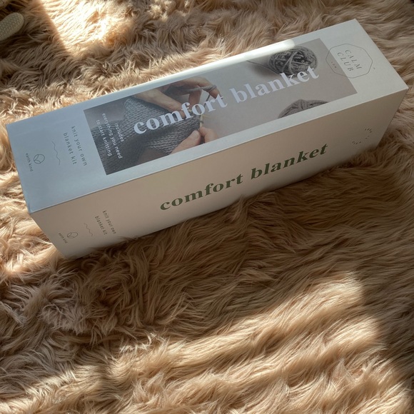 Calm Club- Comfort Blanket Knit Kit - Picture 3 of 4